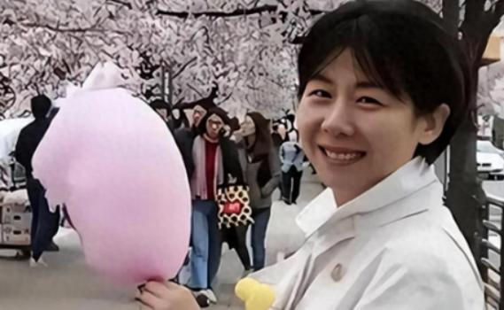 湖北一女高考状元因被父亲偷改志愿错失上北大的机会，女子24年不回家，再次联系时只