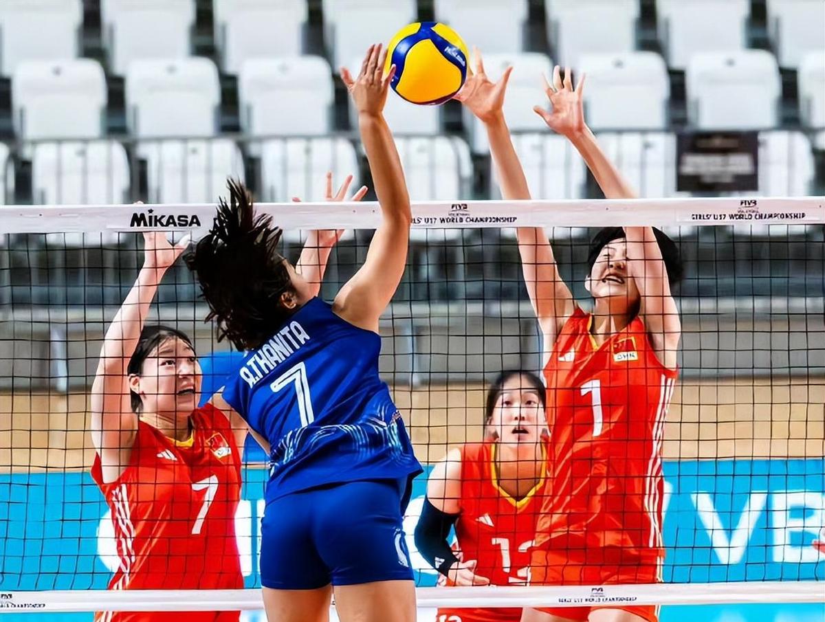 北京时间8月17日，U17女排世锦赛在智利圣地亚哥结束。中国队在三、四名决赛里3