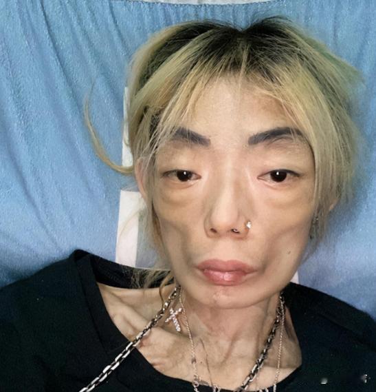 2000年，模特伍智恒嫁给了“永安百货太子爷”郭永淳。8年婚姻，让伍智恒做了10