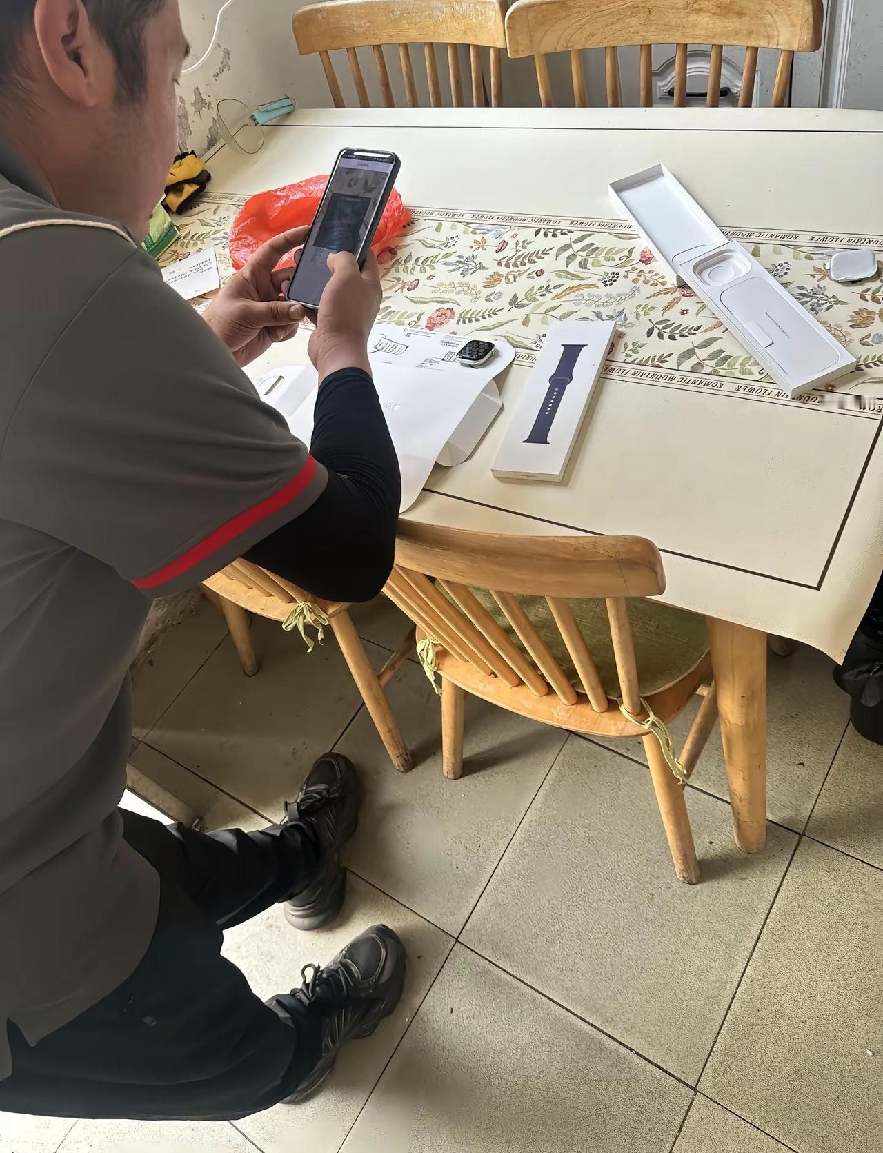 研究了好长时间，好像除了看个表，其他也没啥作用，你们整的那个心情监测的怎么搞的呀