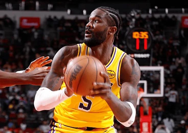 上一场，艾顿加时赛连拿4分，压制掘金
这一场，艾顿最后时刻再次连拿4分，杀死火箭