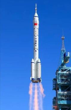 这下日本彻底傻眼了，马克龙访华，东方大国实力已被认证了，韩国也转向了，荷兰呆住了