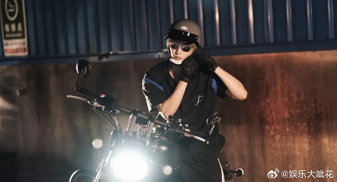 侯明昊超like破23047商务全面井喷了从《护心》到《玉茗茶骨》到《入青云》，