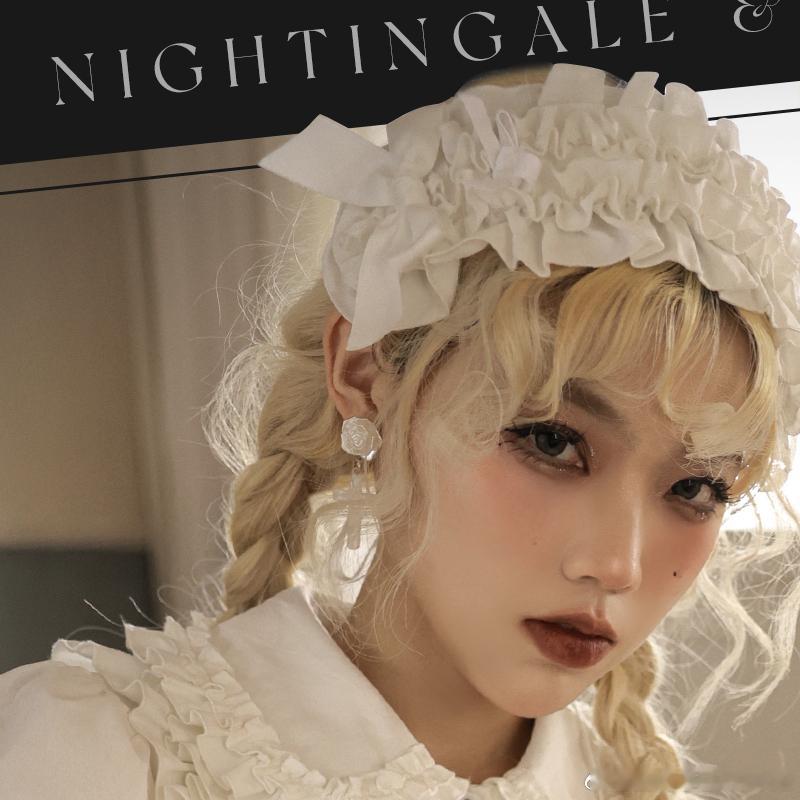 #夜莺与蔷薇##猫芮可[超话]# 月色里歌唱的夜莺肆意生长的蔷薇双色哥特小裙子给