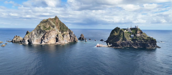 在独岛日当天，韩国朝野政党罕见地展现一致立场，共同谴责日本对独岛的主权主张及历史