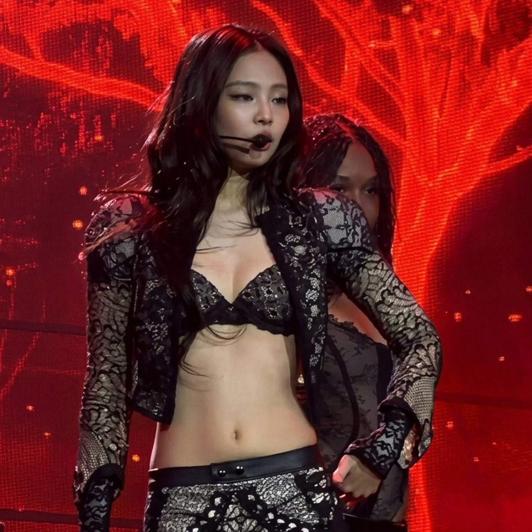 随着Jennie担任丹麦罗斯基尔德音乐节领衔艺人，恭喜Jennie成为成为丹麦谷