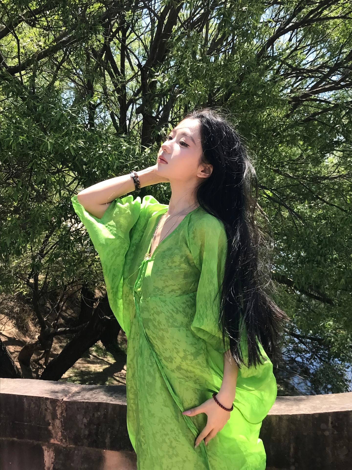 谁许你天上人间 谁和你恨海情天 