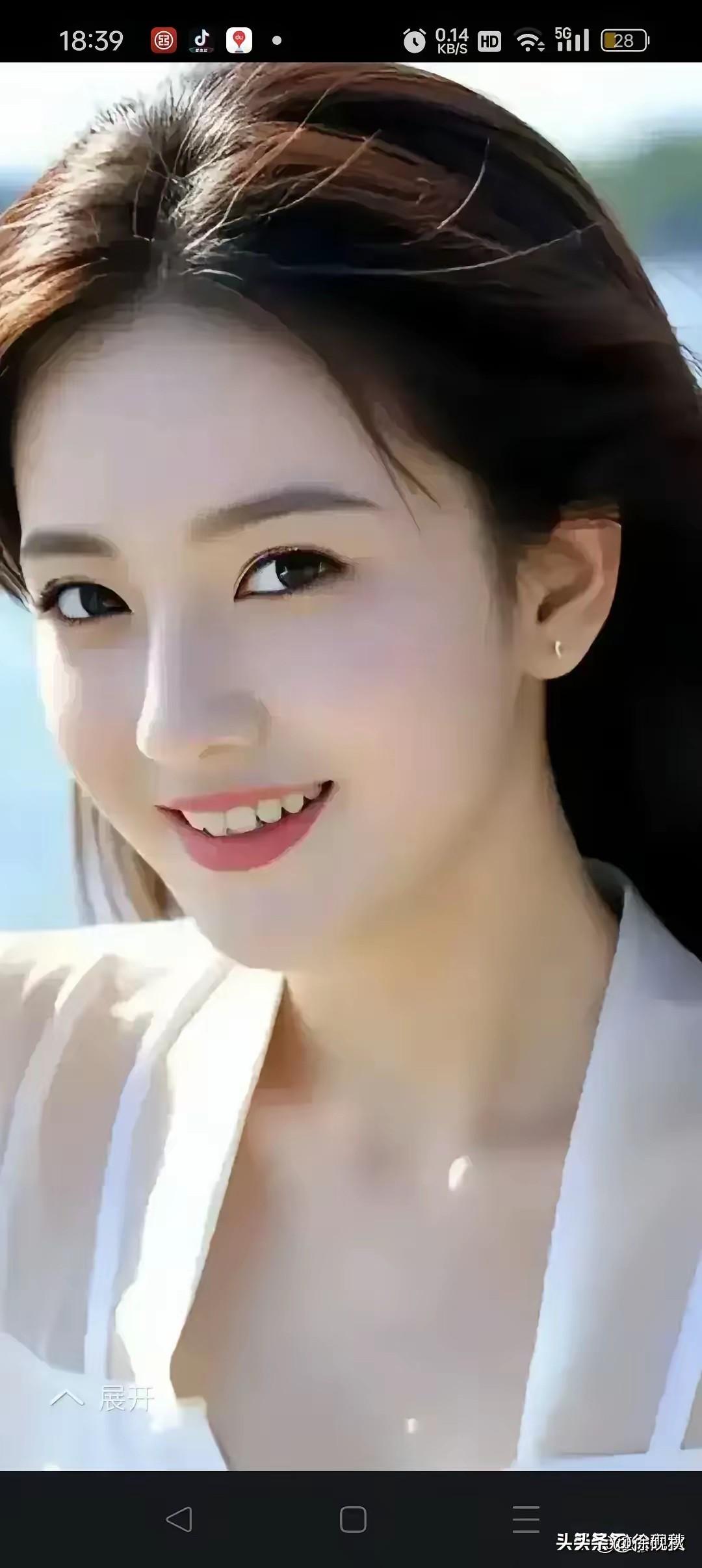 对联擂台，善欢就来。欢迎挑战，共享花开。
上联：哥哥若有怜花意，
下联：妹妹感念