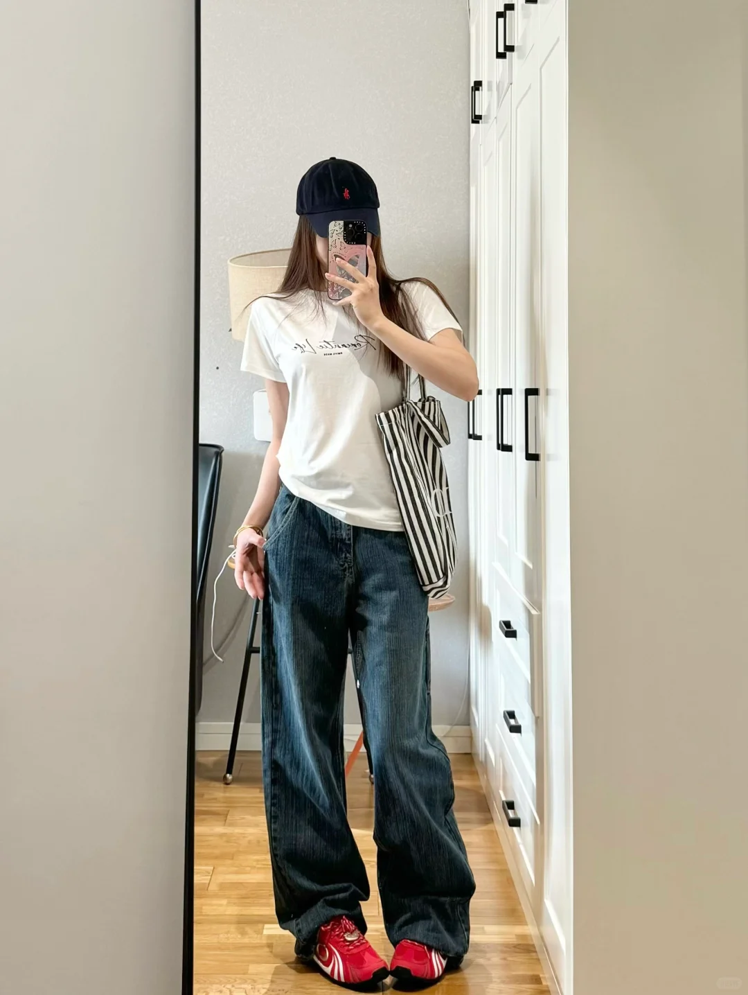 白T➕牛仔裤 简单的松弛感