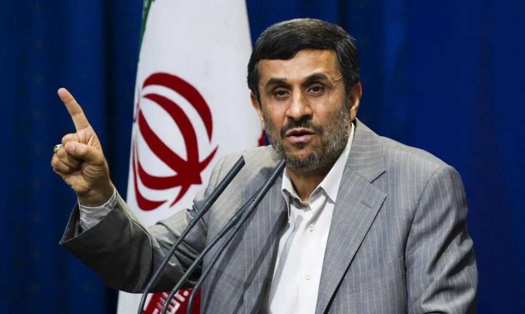 伊朗前总统内贾德公开露面内贾德的“复活”，给伊朗的未来增添了巨大的不确定性。他既