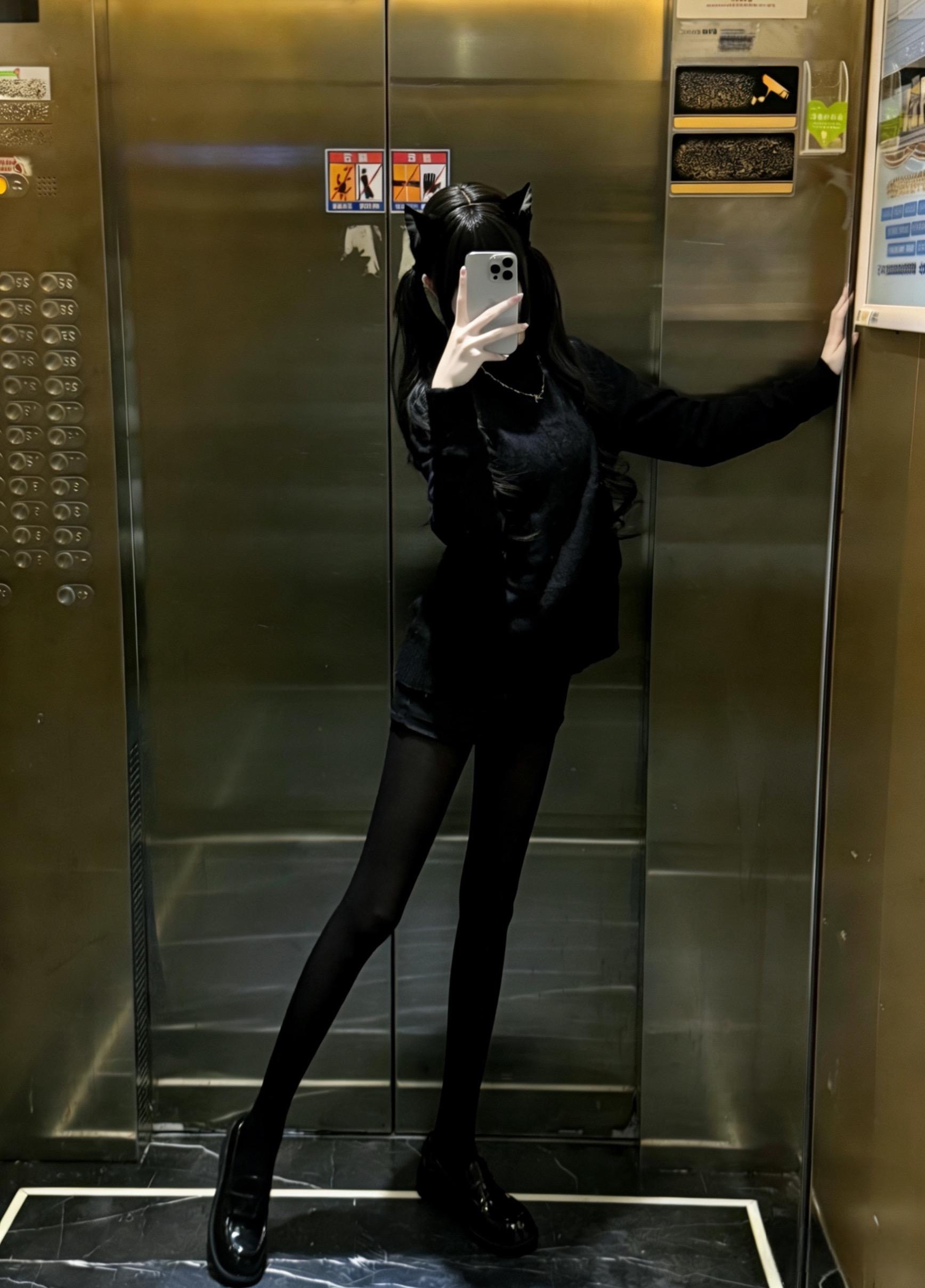 爱和恨用在我们的关系上有点太隆重了。