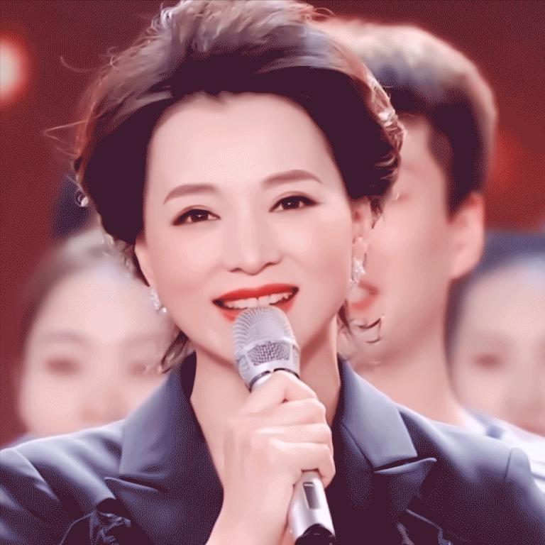 武汉医生张定宇，接受董卿采访，他说，我确诊患有渐冻症，是一八年的事，我是医生，知