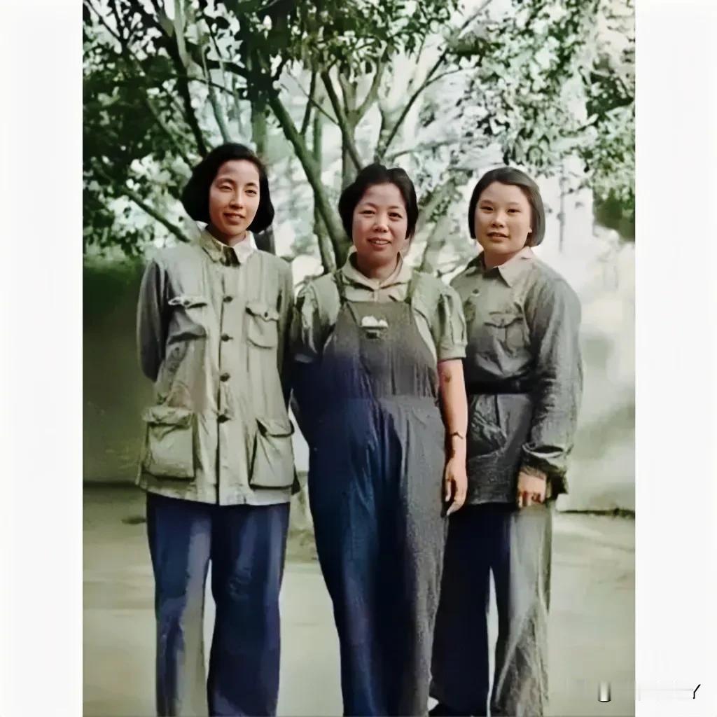 这是邓颖超与康克清和浦安修的一张珍贵合影，拍摄于上世纪40年代的延安。都收藏起来