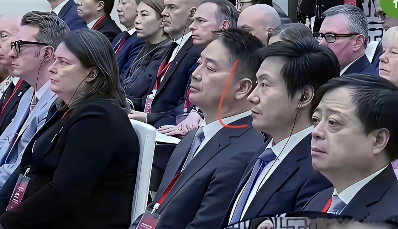 刘强东英语水平很好，出国开会，都不要同声翻译。 ​​​