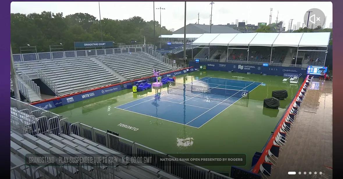 WTA1000快讯，[呲牙][捂脸][捂脸][捂脸]又是雨☔️女单半决赛因雨暂停