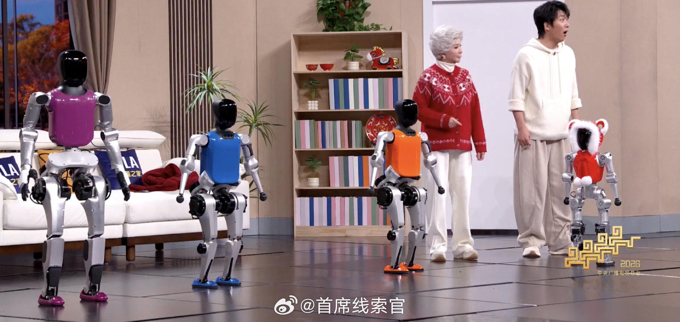 机器人全面入侵春晚松延动力多款机器人登上小品。还表演了翻跟头、头部伸长等技能。这