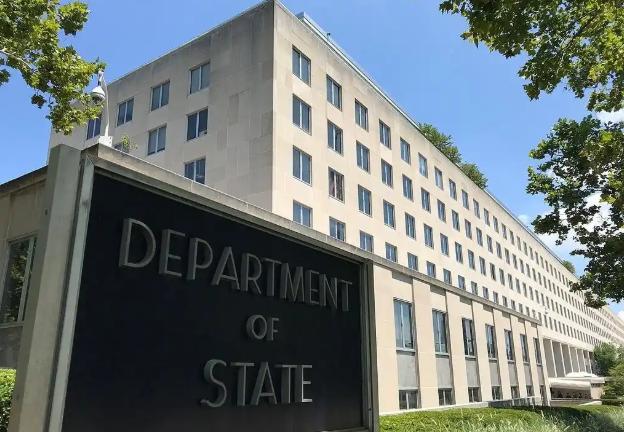 3月22号美国务院急得团团转，直接发布了全球安全警告，说白了就是给所有海外美国人