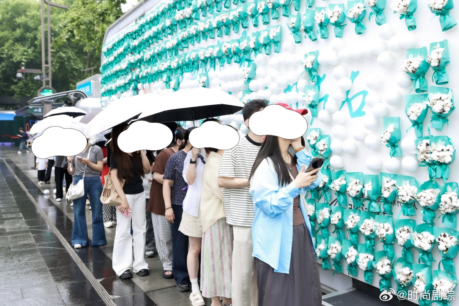 张凌赫520解锁夏日舒适男友风张凌赫把浪漫留在了西湖 越来越喜欢张凌赫这种百变的