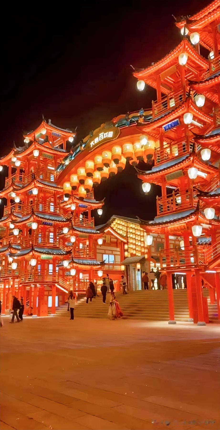 难怪各个城市都发展旅游业，真的是太挣钱了！
    就拿我们唐山河套老街来举例，