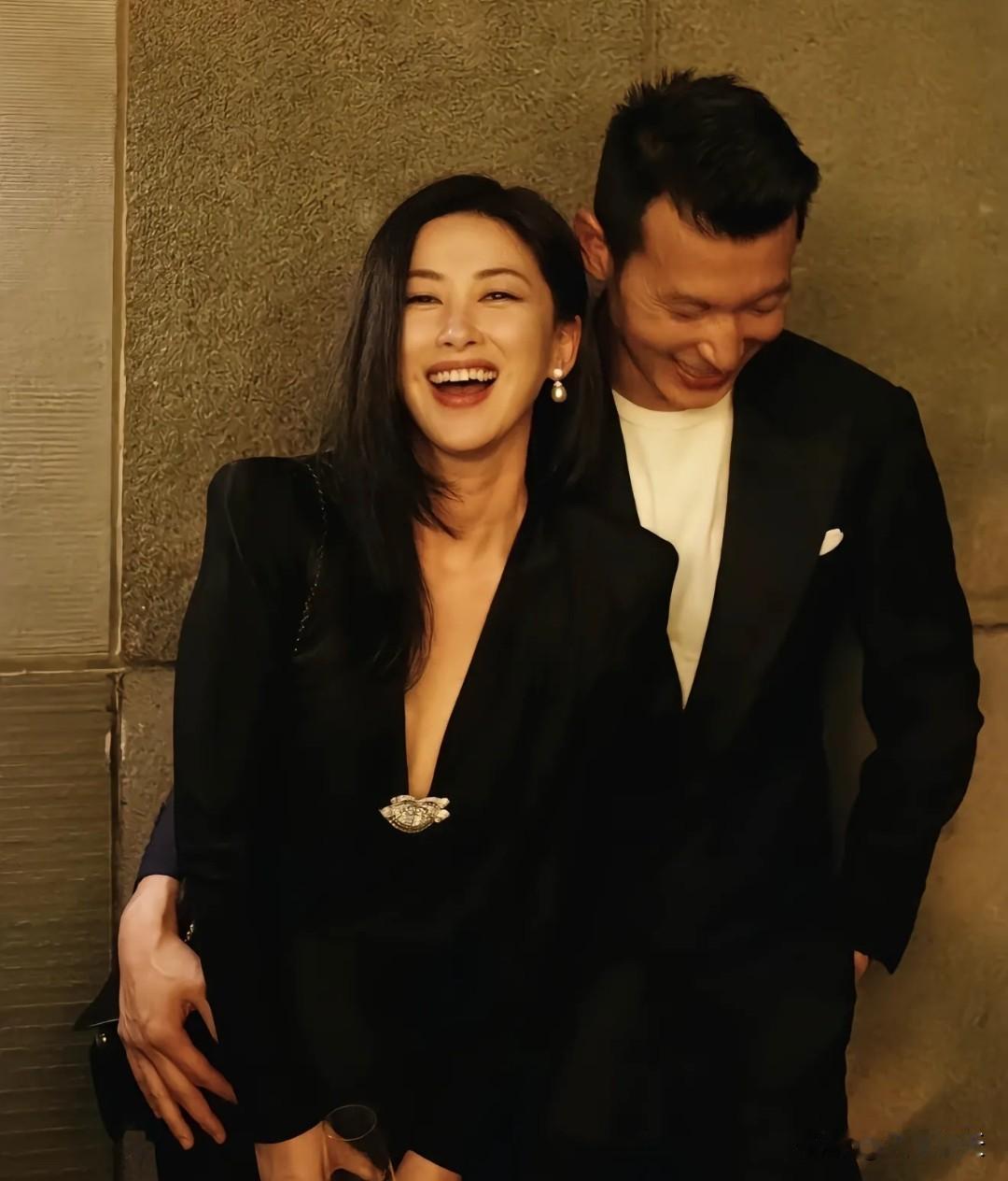 朱珠和老公 标准的女人和男人 ​​​
