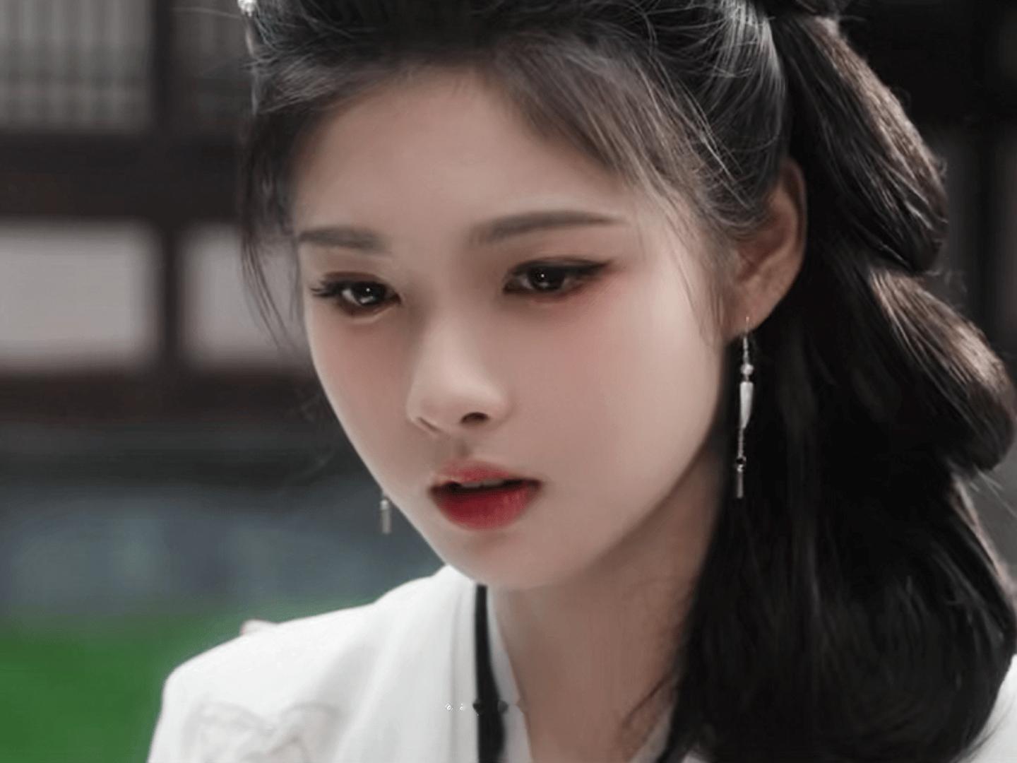 雀骨1718集的谢嘉鱼真的让我看爽了诶🥺有坚持彻查母亲死因时倔强落下的泪，也有