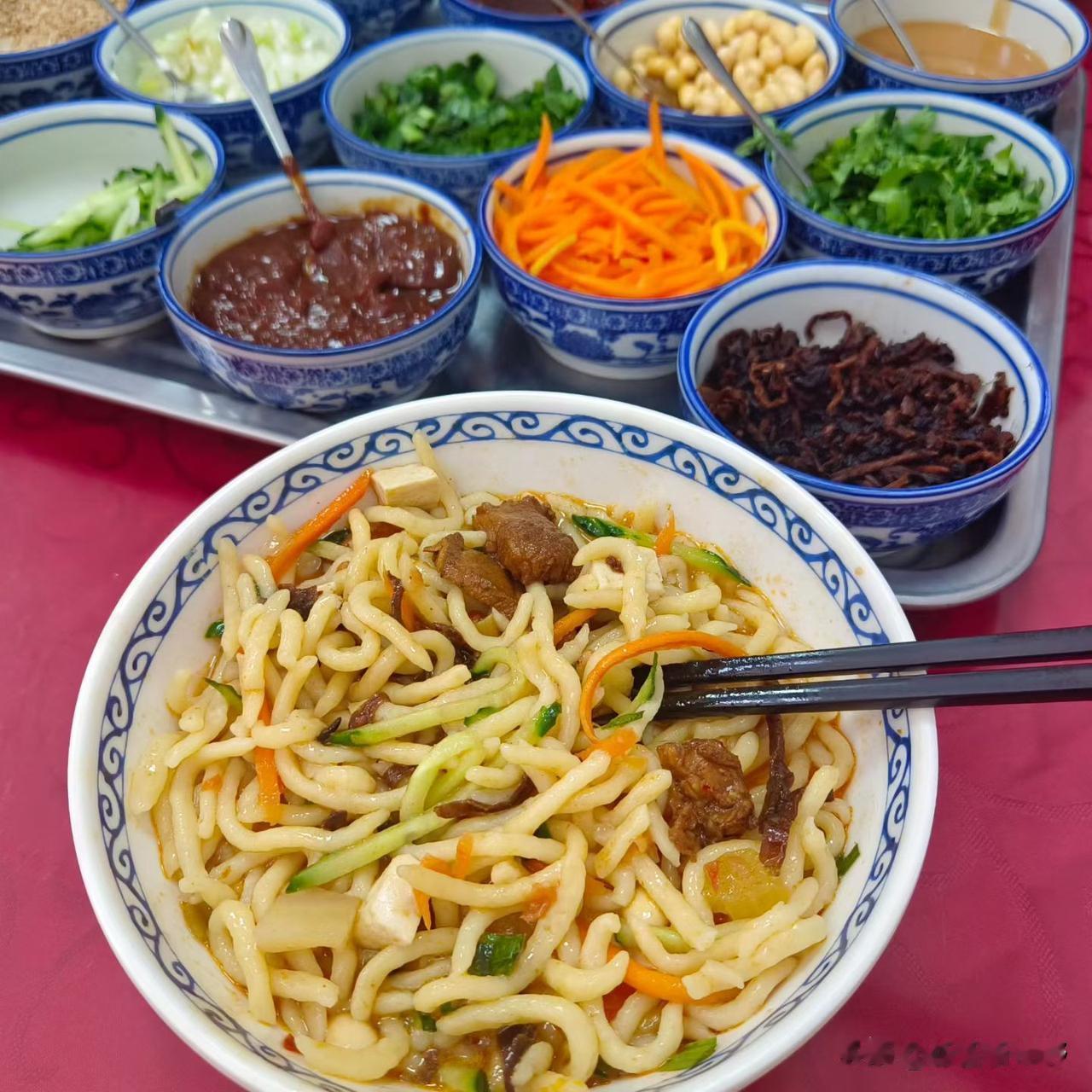 尝尝西安艳阳天西府饭的主角美食宝鸡同城美食分享 分享你的美食照片吧 臊子面为啥能