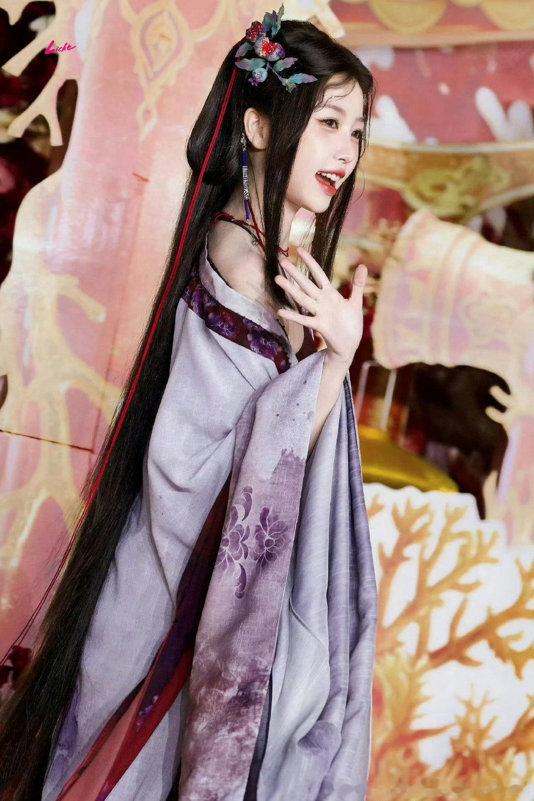 拍摄旺季遇冷已成行业常态，7月8月横店开机量低迷，不少剧组暂缓筹备拍摄计划横店7