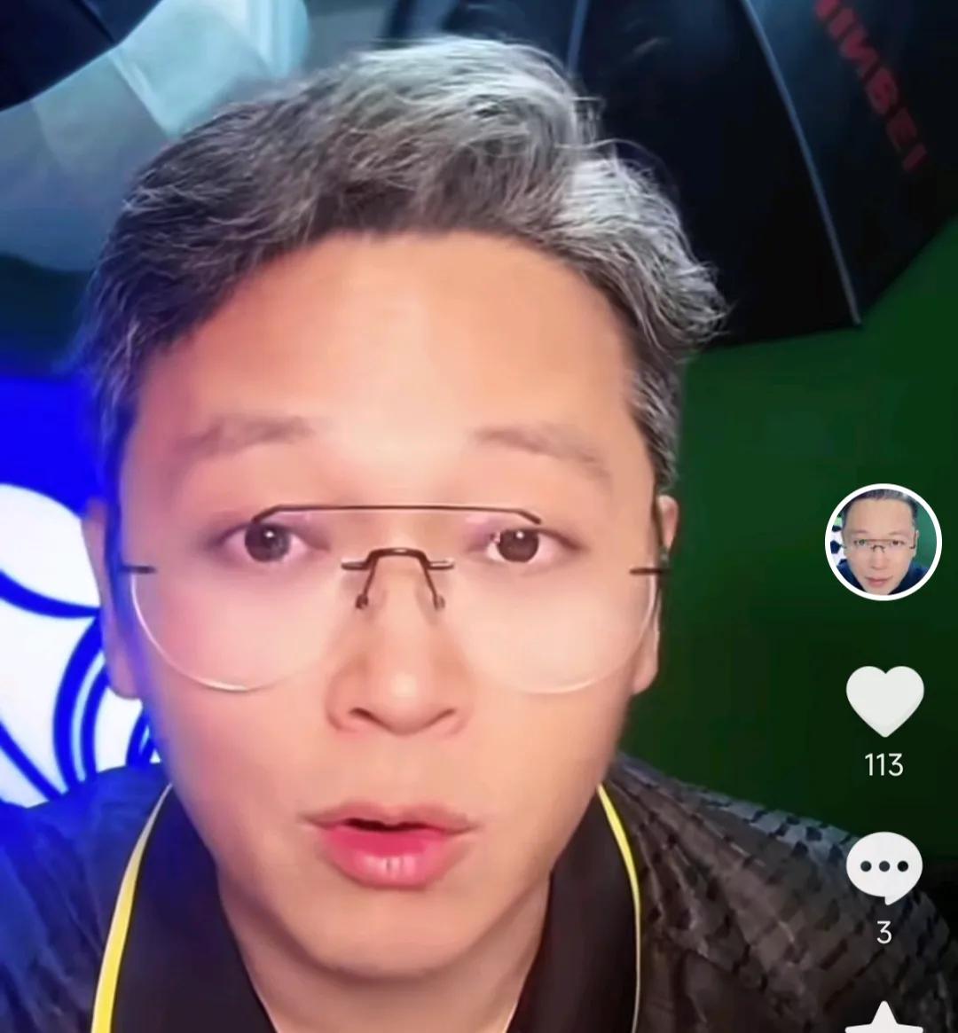 解说员周亮认为，大连英博主帅李国旭有一个优点是其他中超土帅比不了的。
在大连英博