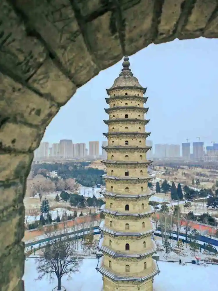 珍惜还可以登塔的机会|||  0元玩转这座城