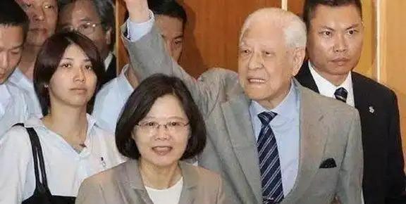 [浮云]其实很多中国人不知道的是：大部分台独不是100%中国人，他们真正力量也不