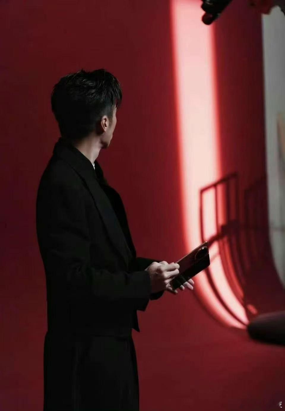 好的折叠屏至少需要3次叠代，年后的荣耀Magic V6和OPPO Find N6