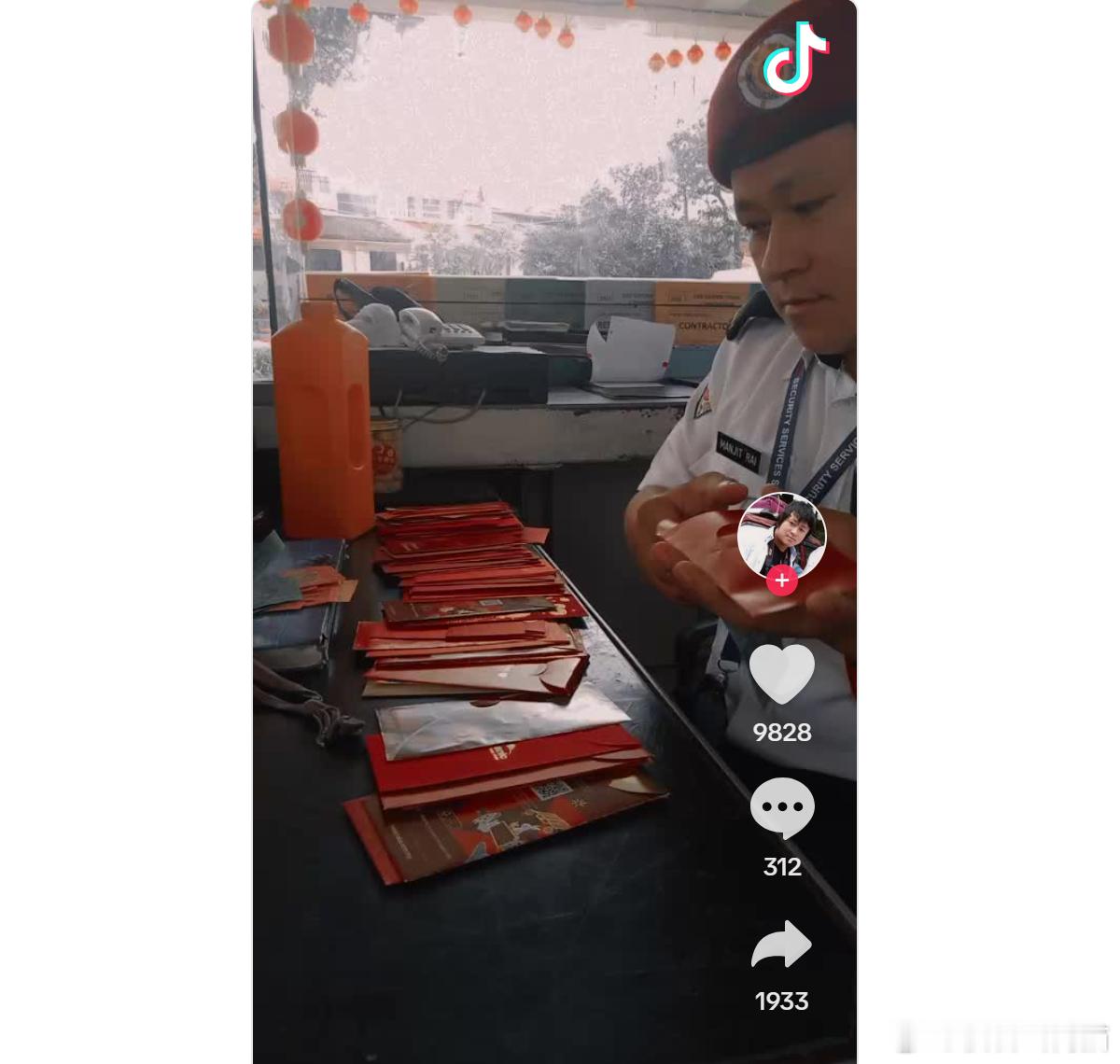 数钱数到停不下来！大楼保安拆红包视频走红 住户新年“打赏”金额惊人海外新鲜事ai