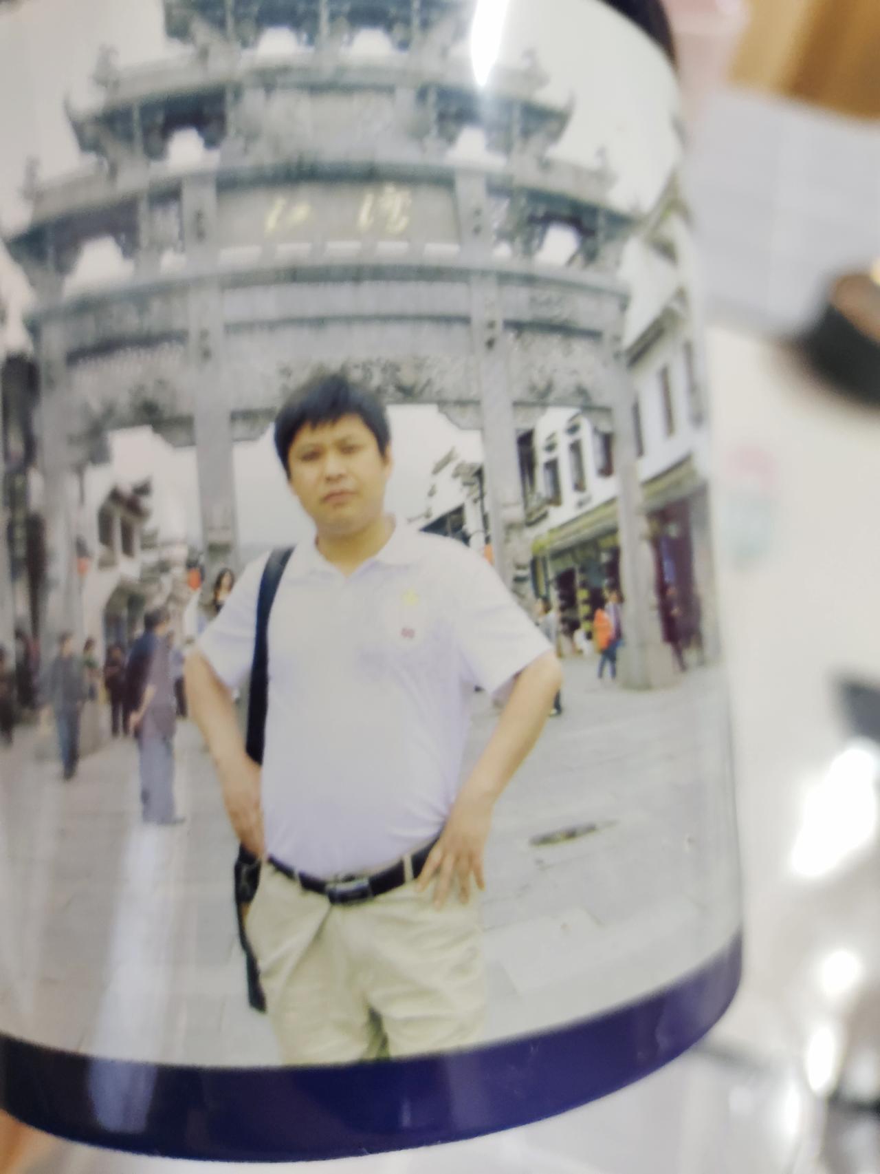 江湾留影
十年前的今天，也即五月四号，我游玩婺源江湾的照片。
当时的路线是黄山一