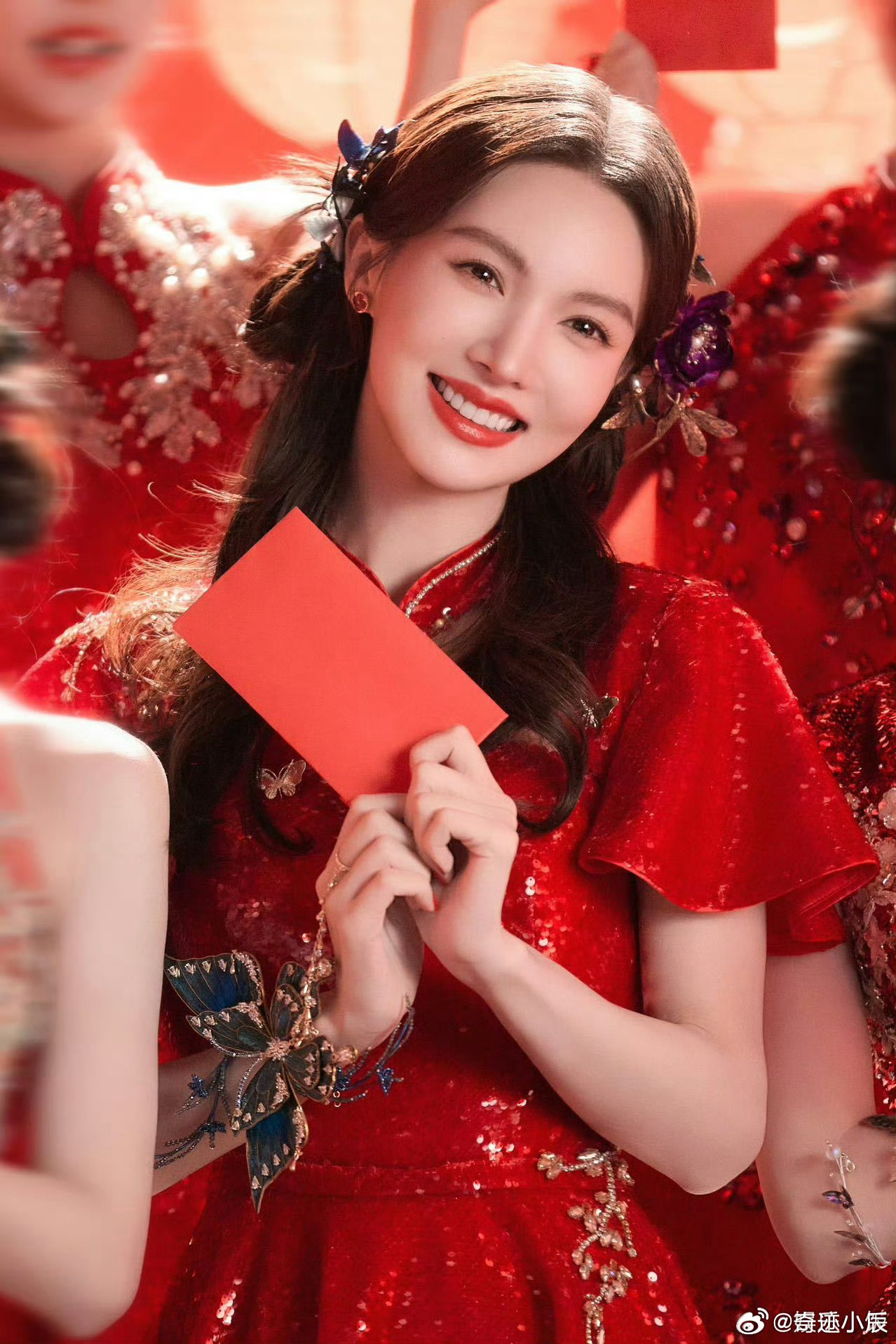 金晨15周年许个愿吧 十五周年，是沉淀也是新起点！金晨用坚持打破质疑，用角色证明