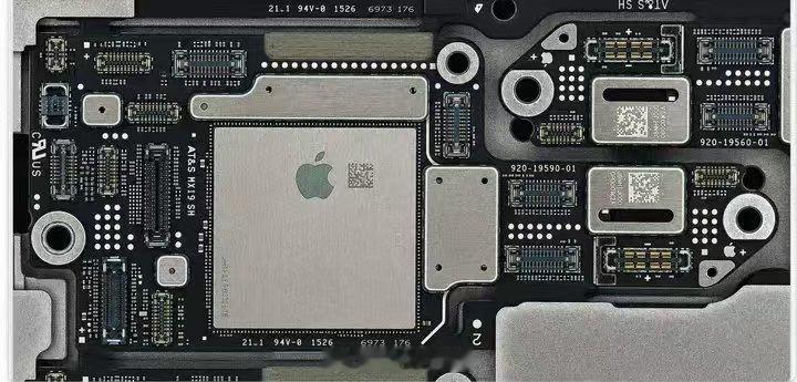苹果印度工厂的保密工作做的也是没谁了，泄漏了 630GB 文件，包括 iPhon