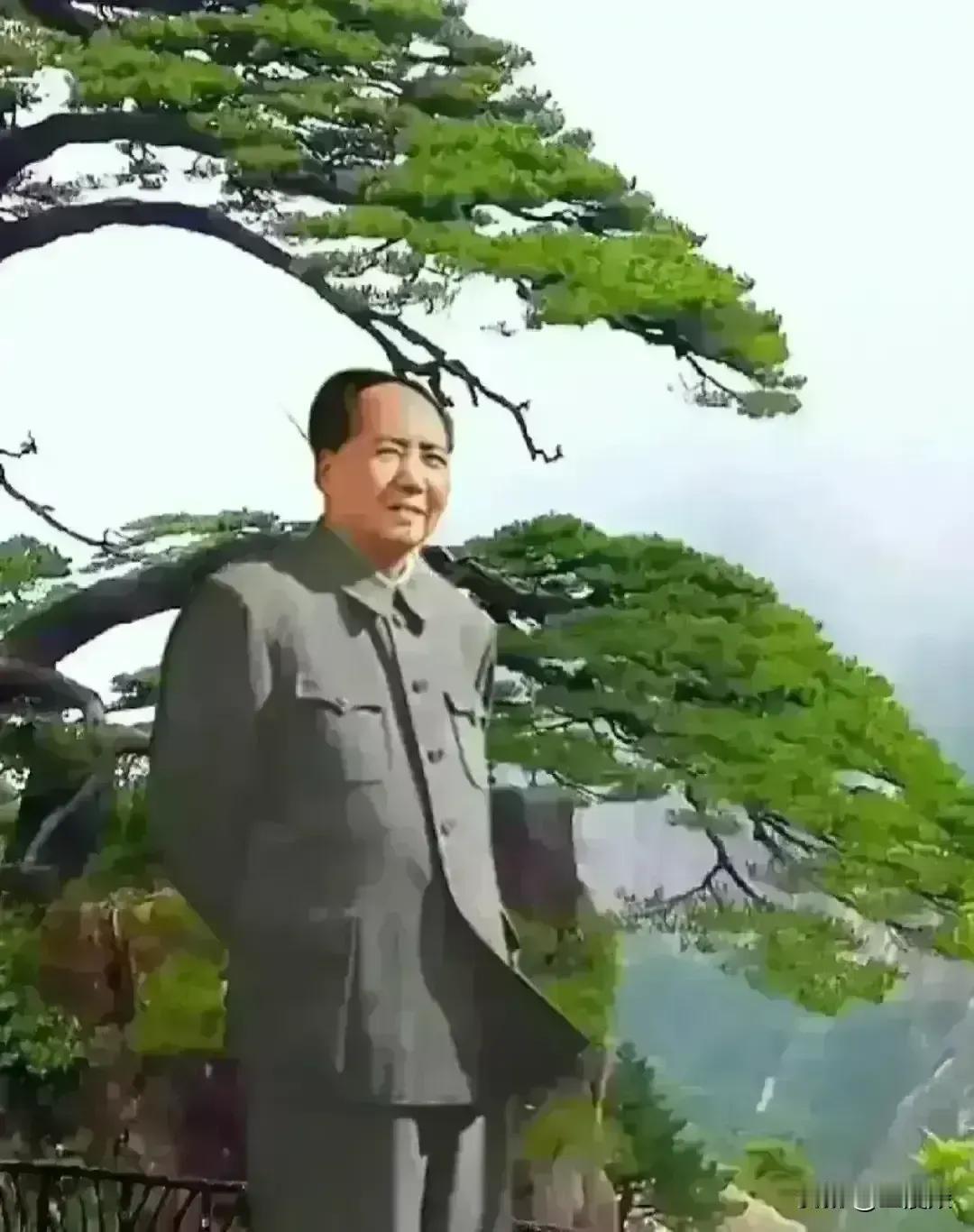 一首幸福诗。

飒爽英姿五尺枪，
曙光初照演兵场。
中华儿女多奇志，
不爱红装爱