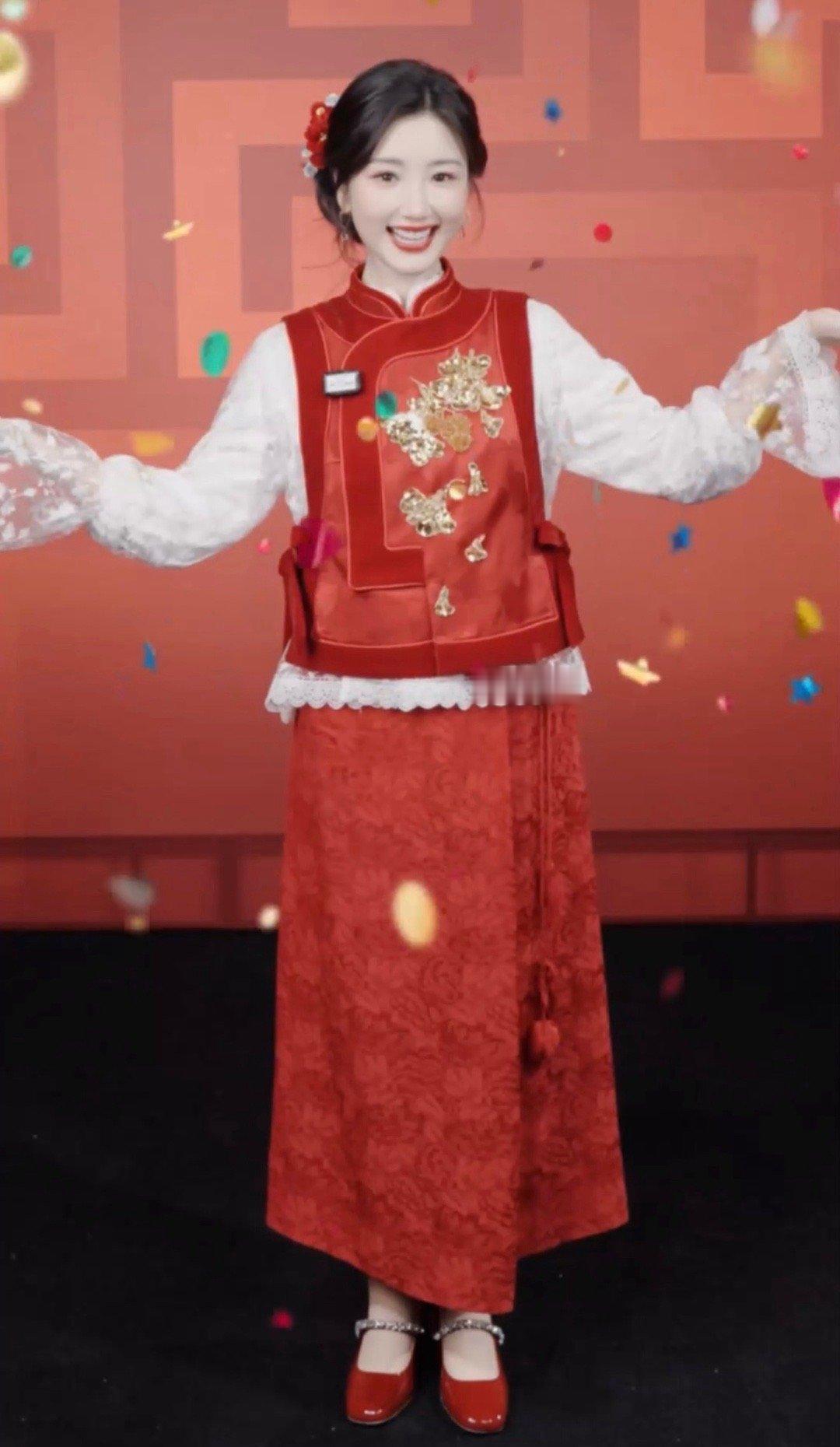 毛晓彤一首民谣年味拉满2026年春晚义乌分会场 不是喧嚣的热闹，是心底的安宁。毛