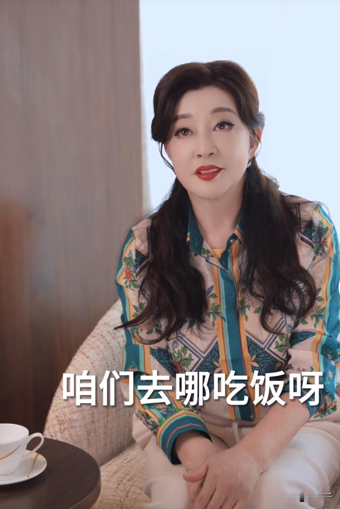 74岁刘晓庆晚年翻车！被小助理当庭对峙，闹成全网笑话太不值

8月4日，刘晓庆与