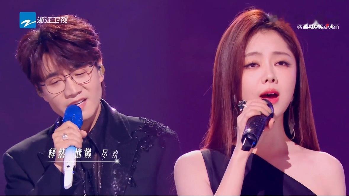 谭松韵王铮亮小半对唱 甜妹软嗓碰撞实力派醇厚声线，天赐《小半》对唱舞台氛围感拉满