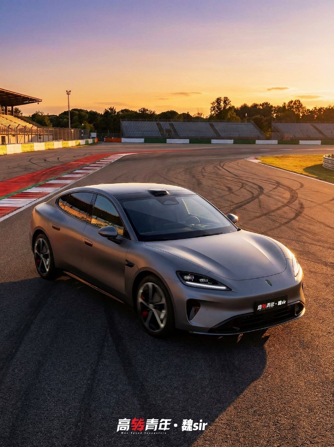 这手速也是够快的尚界Z7和Z7GT（或许叫这名？）注意看侧翼子板，样子和传统鸿蒙