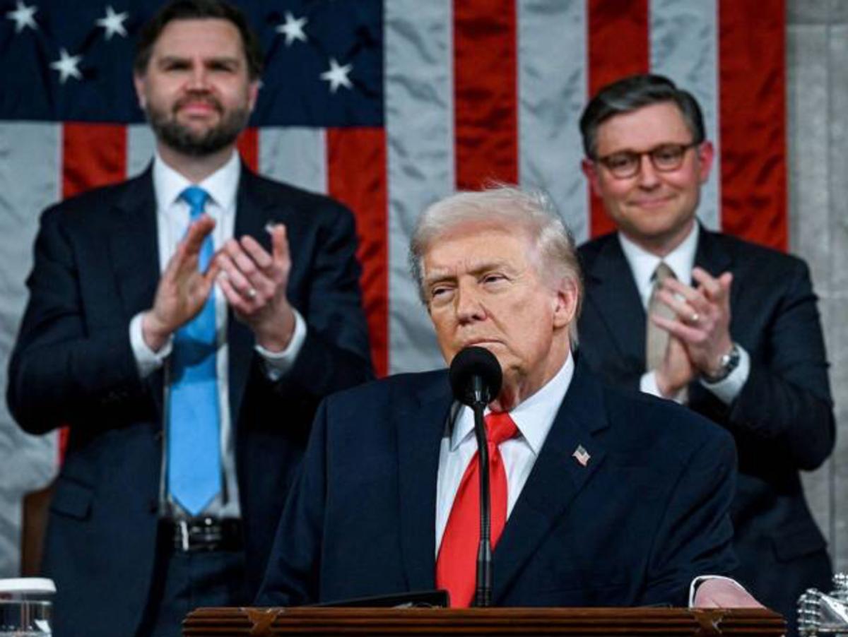 【特朗普国会演讲成了“贪腐揭底”】

这次特朗普的国情咨文演讲可谓创下了美国历史