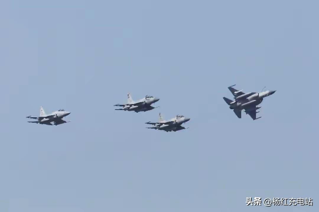 中东格局大变！8000巴铁精锐携中式装备入驻沙特，美国布局被动洗牌
 
近日，路