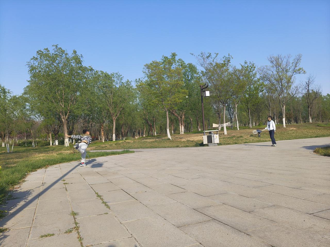 你有没有被人问过，幸福到底是什么。
 我想说，幸福一直藏在我们身边，藏在最不起眼