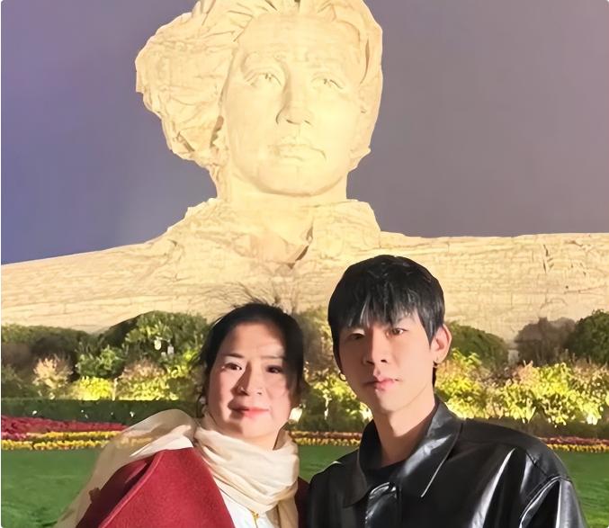 下辈子别做我的孩子！9月7日，中南大学湘雅三医院手术室外，哭成泪人的徐女士，在器