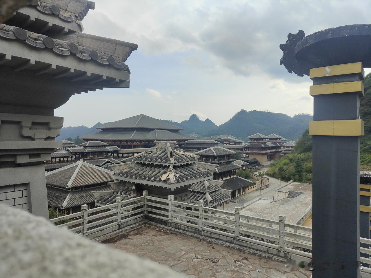 黔南布依族苗族自治州都匀影视城，欢迎大家来打卡，庆余年正在拍摄，部分现在不可开放