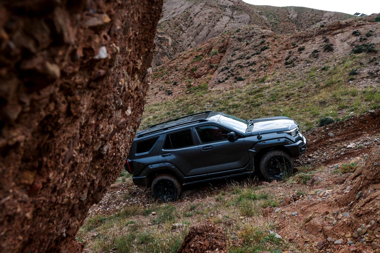 坦克品牌与《哪吒2》：以精神共鸣引领越野潮流
在当今的汽车市场中，品牌联名已不再