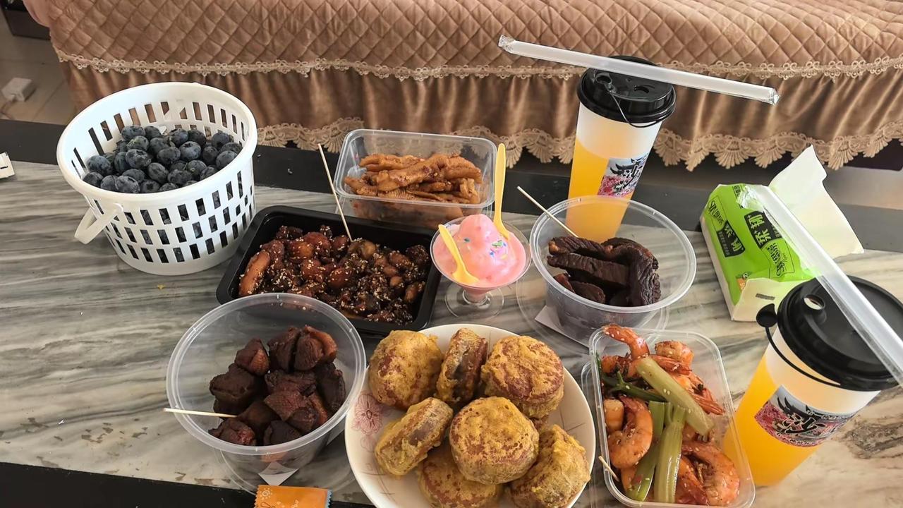 宝贝，生日快乐，永远38岁！❤️👄