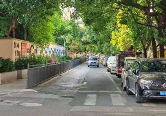 2025年5月，贵阳发生一起引发全网争议的命案，源于长期的夜间噪音扰民纠纷。
 