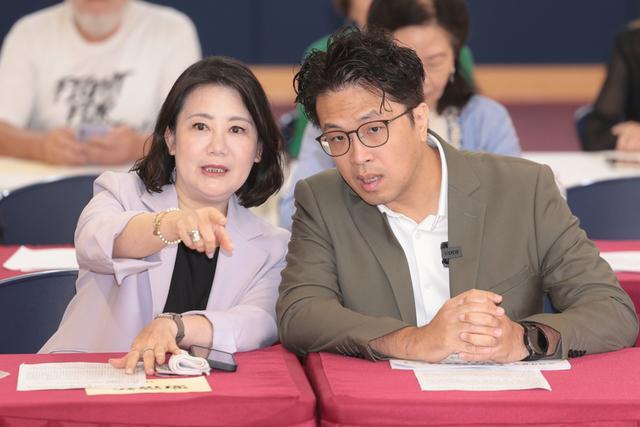 离了女战将就不会干活？沈伯洋选战全程被吴思瑶“托管”！
        自从被民