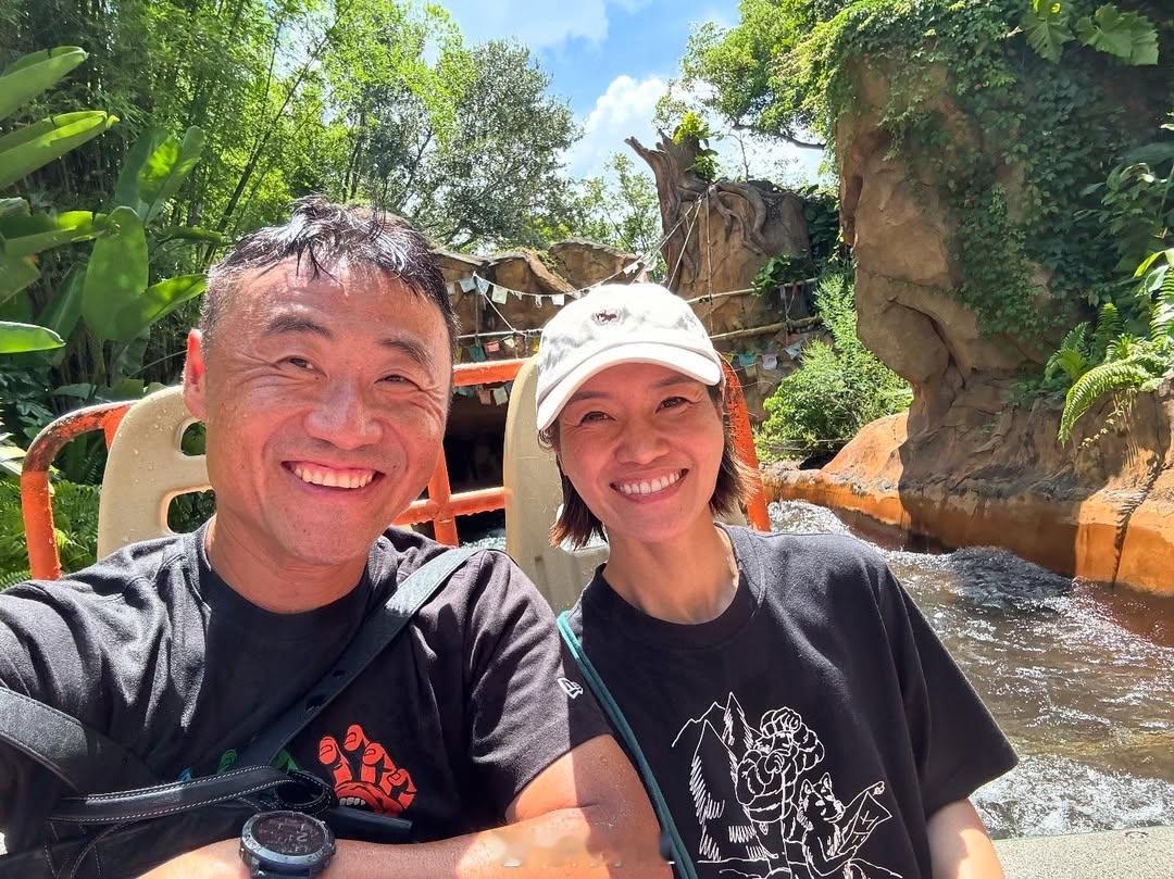 李娜游玩环球影城，更新IG：刺激，话不敢多说，就怕心脏跳出来。热点现场热点解读 